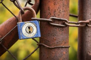 В начале июля уведомления о сокращении получили 36 сотрудников Усть-Куломской ЦРБ.
