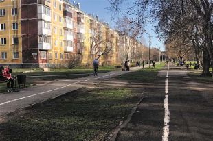 Женщину обнаружили друзья её семьи, она шла по бульвару Гагарина.