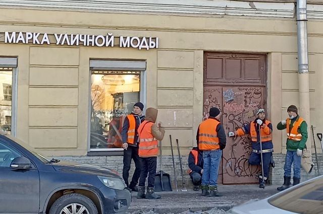 «Пока работа есть, наши домой не поедут». 