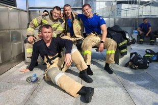 Олег Кондратьев тушит пожары, учит школьников правилам безопасности, а коллег – кроссфиту.