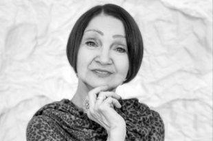 За годы работы в театре Нина Павлова сыграла около ста ролей.