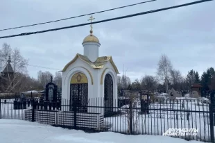 Для спасения души усопшего можно раздать ненужные вещи, помочь деньгами и оказать любую помощь.