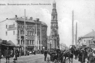 Звонницу Богоявленского собора возвели в 1894-1897 годах.